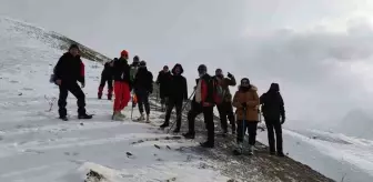 Cilo Sat Gölleri'nde Deprem Şehitleri Anısına Tırmanış