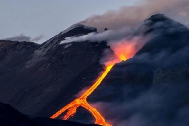 A Strong Lava Flow Occurred at Mount Etna