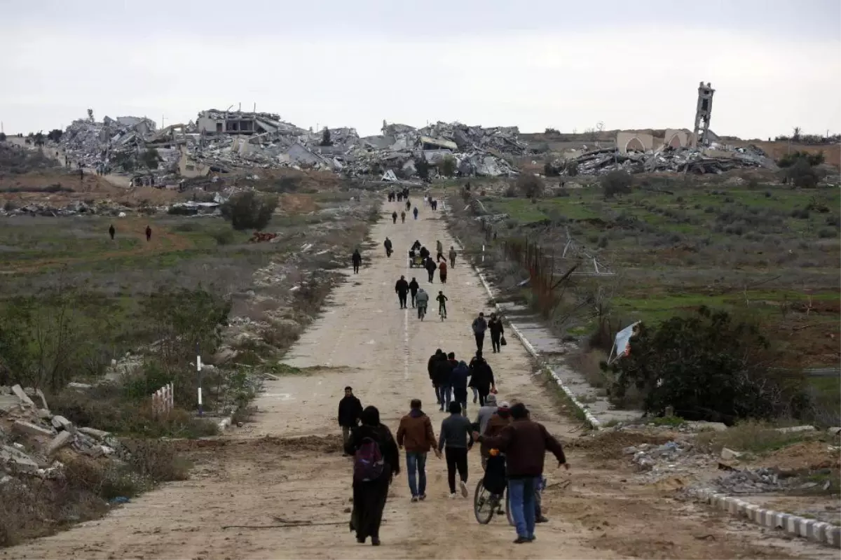 İsrail Askerleri Netzarim Koridoru'ndan Çekildi, Binlerce Filistinli Kuzeye Hareket Etti