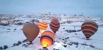 Kapadokya'da Kar Yağışı Nedeniyle Balon Turları 5. Kez İptal Edildi