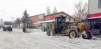 Sarıkamış'ta Yoğun Kar Temizliği Devam Ediyor