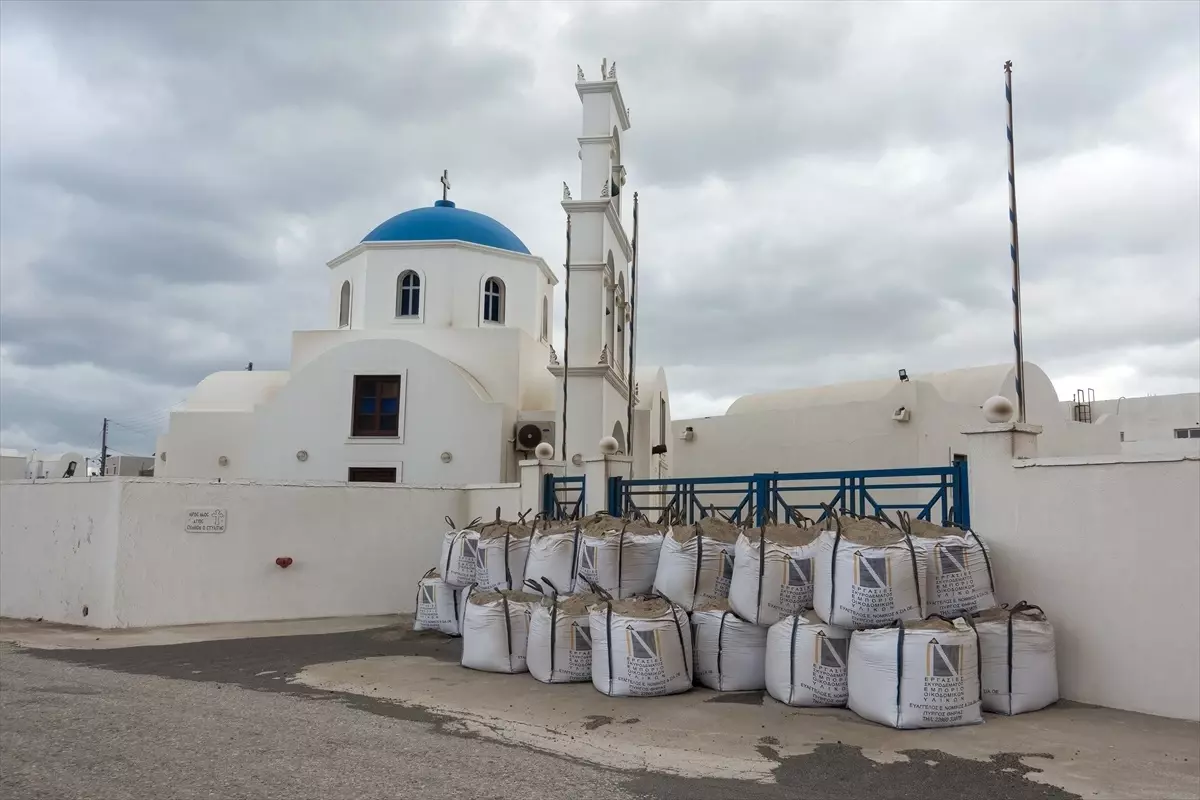 Santorini'de Artan Deprem Aktivitesi Paniğe Neden Oldu