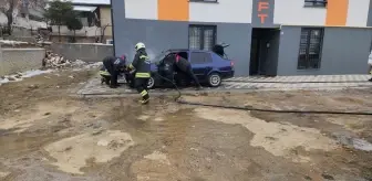 Konya'da Park Halindeki Otomobil Yandı