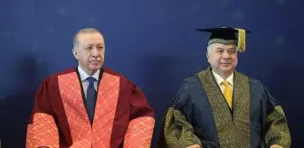 Cumhurbaşkanı Erdoğan'a, Perak Sultanı Nazrin Şah tarafından fahri doktora beratı tevdi edildi