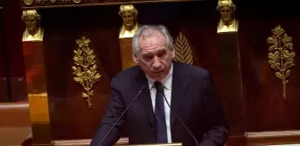 Fransa'da Başbakan Bayrou Hükümetine Yönelik Dördüncü Gensoru Önergesi Reddi