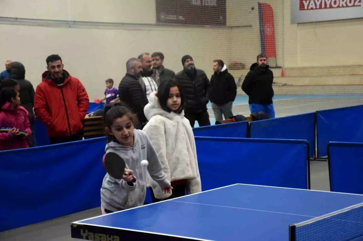 Afyonkarahisar'da Küçükler İl Birinciliği Masa Tenisi Müsabakaları Tamamlandı