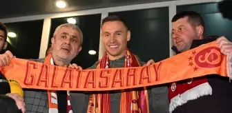 Przemyslaw Frankowski, Galatasaray'a imza atmak için İstanbul'a geldi