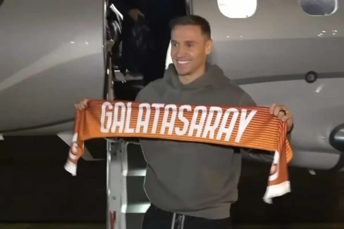 Przemyslaw Frankowski, Galatasaray'a imza atmak için İstanbul'a geldi