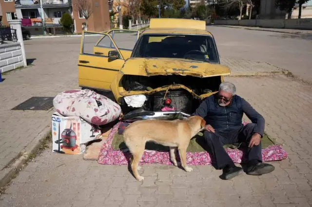 The 62-year-old man who met on social media and got married has been living in his car for 4 months