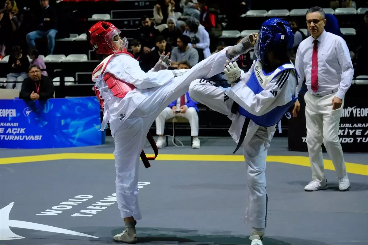 Türkiye Açık Tekvando Turnuvası'nda Milli Sporcular 10 Altın Madalya Kazandı