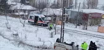 Amasya'da Otomobilin Devrilmesi Sonucu 3 Yaralı