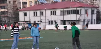 Tatvan Kız Futbol Takımı Türkiye Şampiyonluğu Hedefliyor