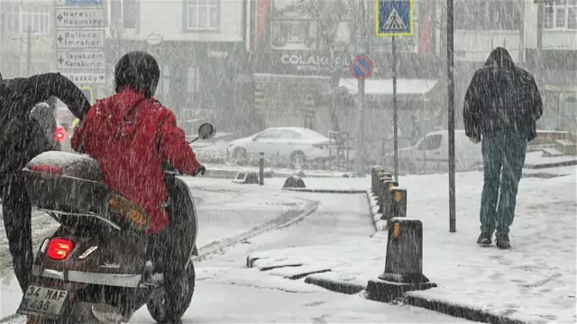 Double snow warning for Istanbul! 4 districts turned white