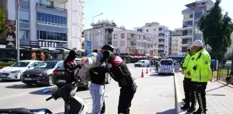 İzmir'de Polis Ekiplerinden Küçük Ölçekli Güvenlik Denetimi