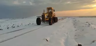 Siverek'te Kar Yağışı Sonrası 250 Kilometrelik Yol Ulaşıma Açıldı