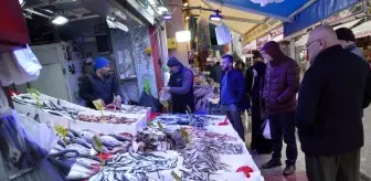 Karadeniz'deki Soğuklar Hamsiyi Korudu, Mezgitte Düşüş Yaşandı