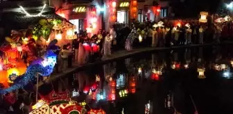 Hongcun Köyü'nde Renkli Fener Festivali Coşkusu