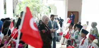 Emine Erdoğan, Endonezya'da Yunus Emre Enstitüsünü ziyaret etti