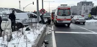 İstanbul Başakşehir'de Gizli Buzlanma Trafik Kazasına Neden Oldu