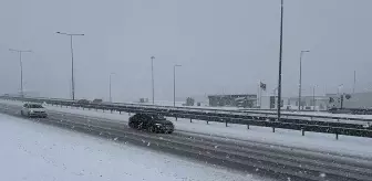 Kuzey Marmara Otoyolu'nda Kar Yağışı Etkili Oluyor