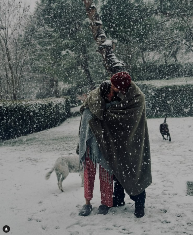 Romantic Snow Pose from Pınar Deniz and Kaan Yıldırım