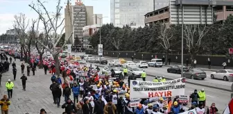 Maden İşçileri Özelleştirmeye Karşı Yürüyüş Düzenledi