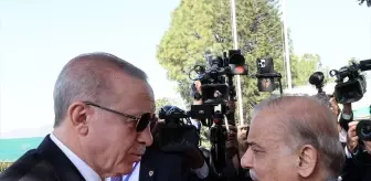 Cumhurbaşkanı Erdoğan, Pakistan'da resmi törenle karşılandı