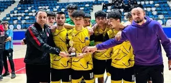 Hakkari'de Futsal Müsabakaları Sona Erdi