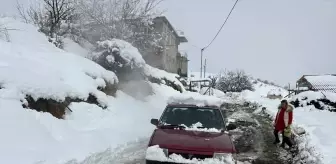 Kar nedeniyle mahsur kalan hamile kadın hastaneye ulaştırıldı