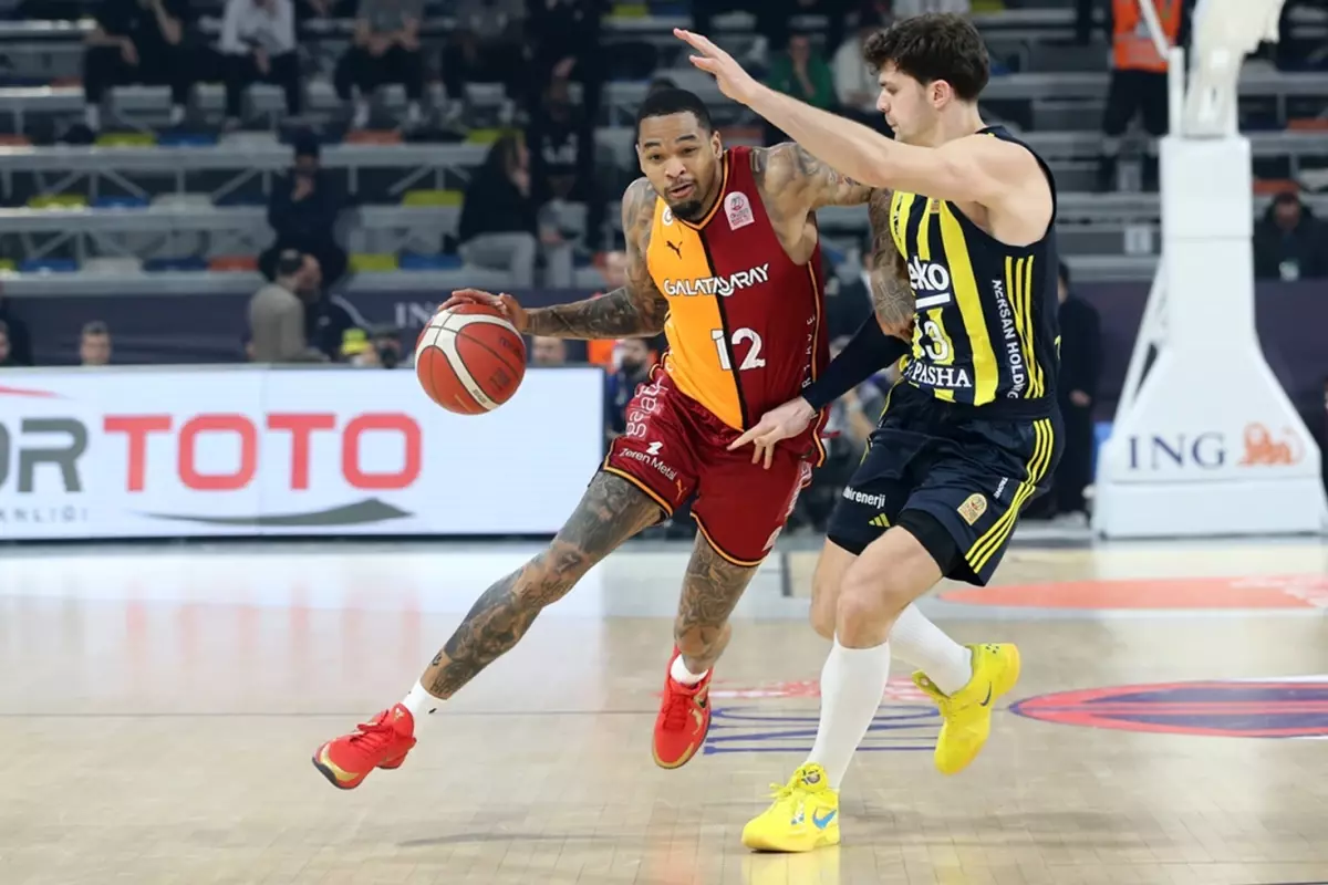 Basketbolda Fenerbahçe-Galatasaray maçı yarıda kaldı
