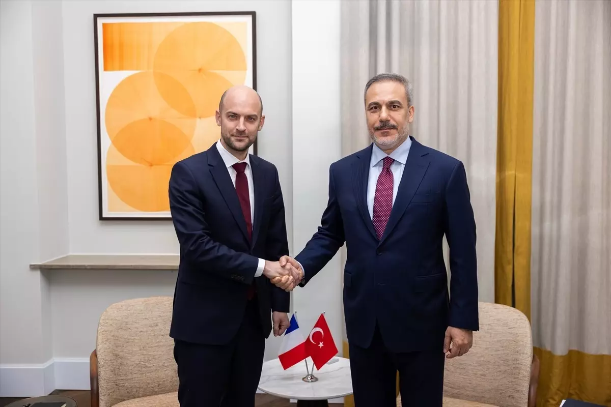 Dışişleri Bakanı Fidan, Fransa Mevkidaşıyla Görüştü