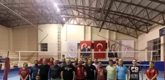 Erdek'te Kurumlar Arası Voleybol Turnuvası Başladı