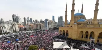 Eski Lübnan Başbakanı Refik Hariri, suikastın 20. yılında başkent Beyrut'ta düzenlenen törenle anıldı