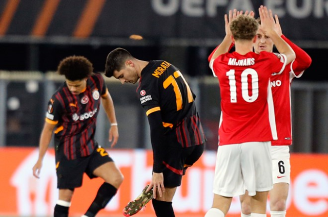 Galatasaray mağlubiyeti Hollanda'yı salladı