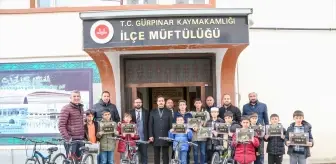 Gürpınar'da Çocuklar İçin 'Tatilde Camiye Gel, Hediyeni Kap' Projesi Tamamlandı