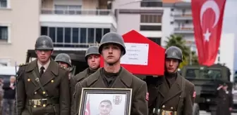 Şehit Uzman Çavuş Oktay, İzmir'de son yolculuğuna uğurlandı