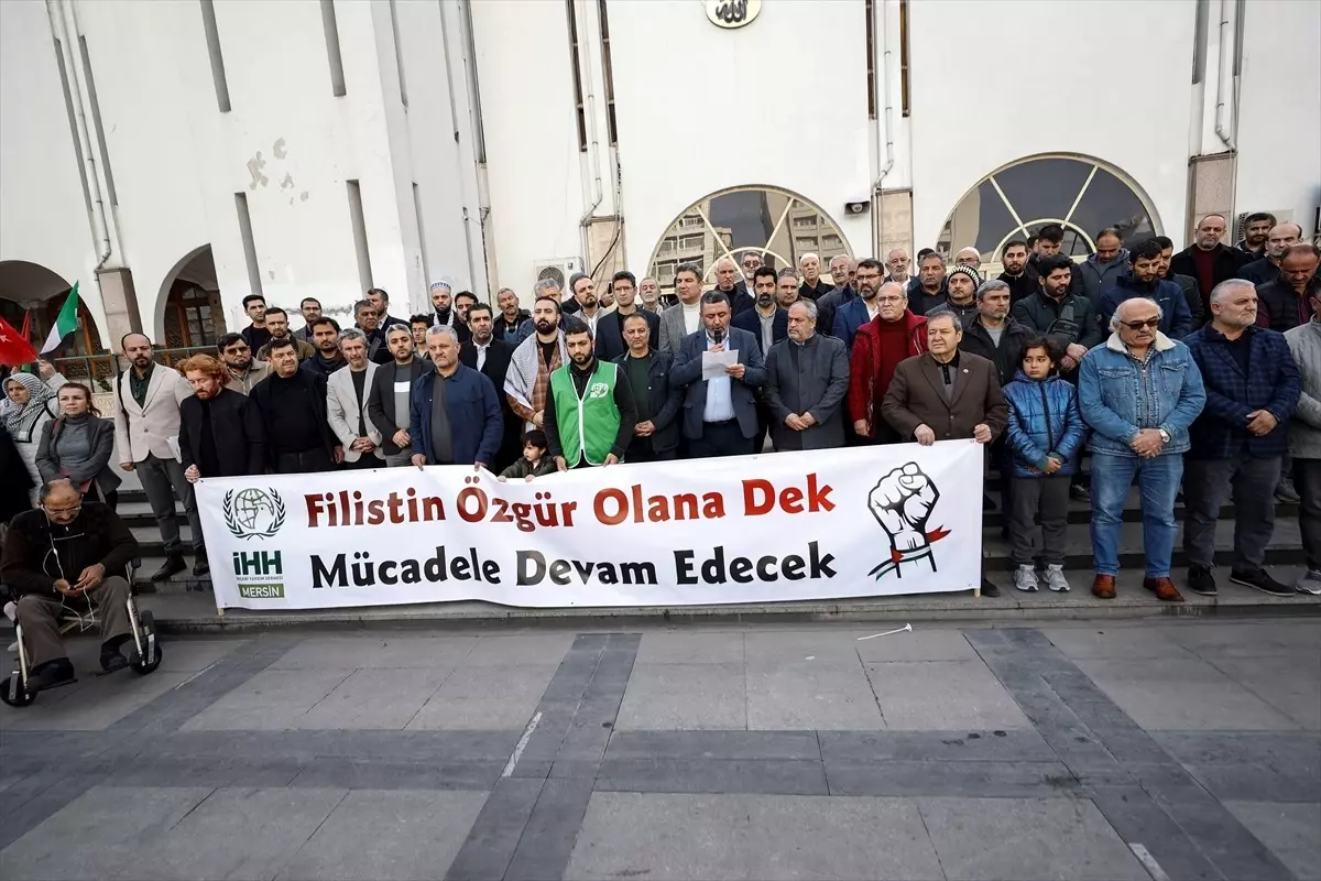 Mersin'de STK'lar ve Vatandaşlar, Trump'ın Gazze Planına Tepki Gösterdi