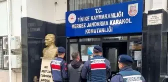 Antalya'da Jandarma Dedektifleri 209 Aranan Şahsı Yakaladı