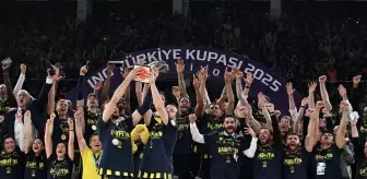 Beşiktaş Fibabanka, 104-81 mağlup eden Fenerbahçe Beko, Türkiye Kupası'nın sahibi oldu