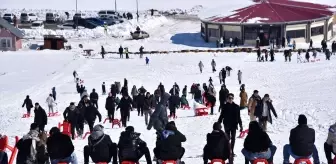 Karacadağ Kayak Merkezi'nde Yoğunluk Yaşanıyor