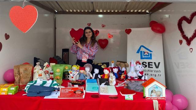 LÖSEV'den 14 Şubat Sevgililer Günü Etkinliği: 'Sevginin İyileştirici Gücünü Hep Birlikte Büyütelim!'