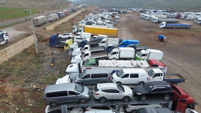 The truck congestion in Cilvegözü continues after the end of the war