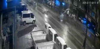 Antalya'da Tur Minibüsü Kaza Yaptı: 2 Yaralı