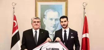 Beşiktaş, Kaptan Necip Uysal ile Sözleşme Uzattı