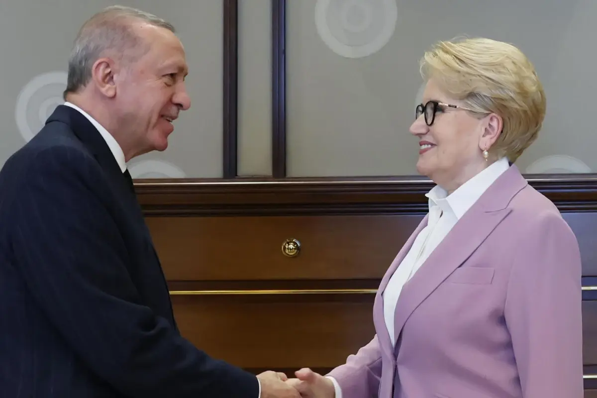 Bir dönem saçını sarıya boyatan Meral Akşener'in son hali