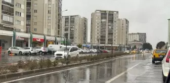 Çorlu'da Sağanak Yağış Trafiği Olumsuz Etkiledi