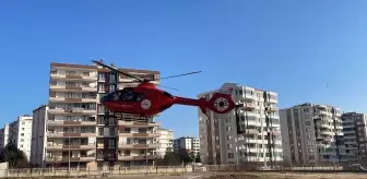 Diyarbakır'da Kalp Krizi Geçiren Şahıs Ambulans Helikopterle Hastaneye Sevk Edildi