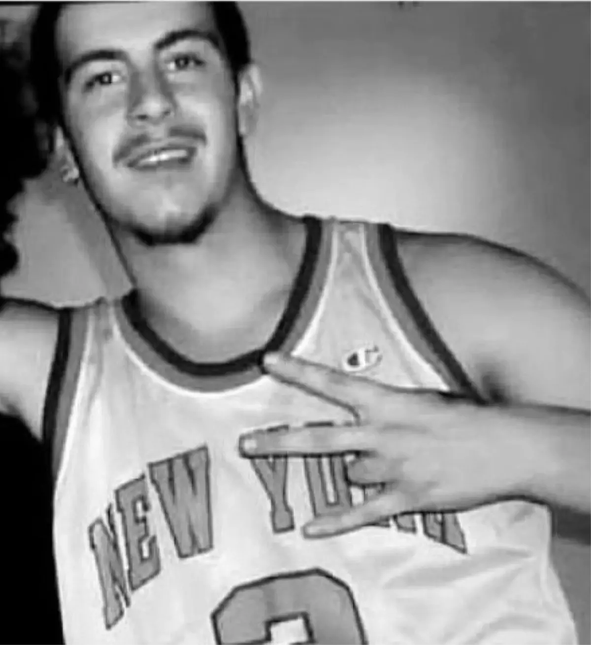 Kadıköy'de tarihi karakolda yangın! 18 yaşındaki genç hayatını kaybetti