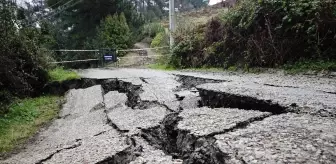 Samsun Yakakent'te Sağanak Nedeniyle Yol Çöktü