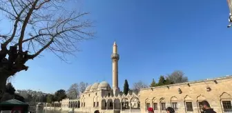 Şanlıurfa'da Güneşli Havada Balıklıgöl Ziyareti